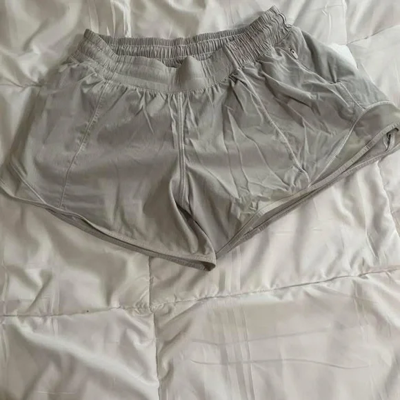 Lululemon Low rise hotty hot 4” - Picture 1 of 2